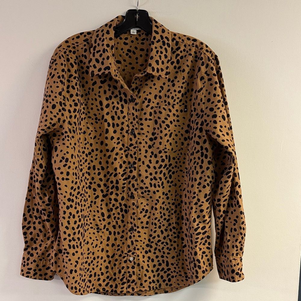 Crown & Ivy Leopard Animal Print Button Down Top Size L